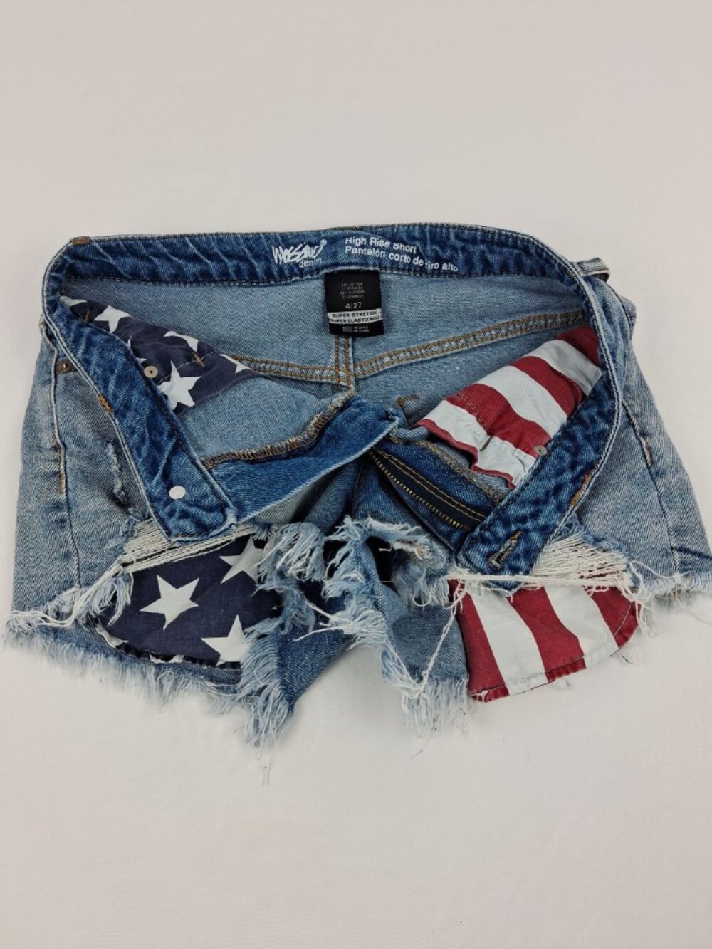 Massimo 4/27 Woman's Flag Stars/Stripes Mid Rise Shorts Frayed Cuff R17730 - Picture 3 of 8